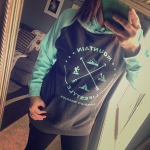 ❄️CANADIAN COLLECTIVE❄️ hoodie